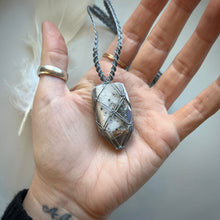 Load image into Gallery viewer, druzy agate talisman (grey)